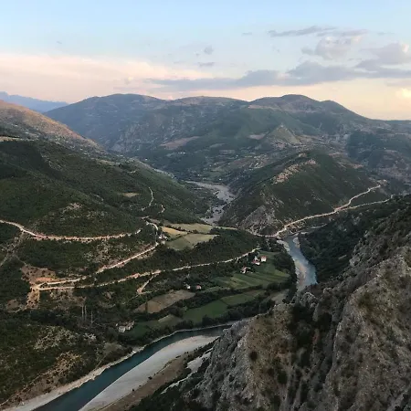 Bujtina Gjana بيت ضيافة *