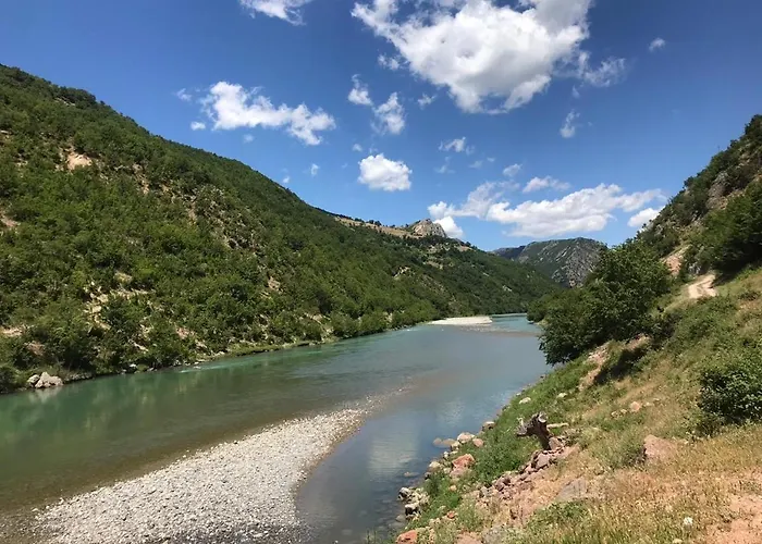 Bujtina Gjana