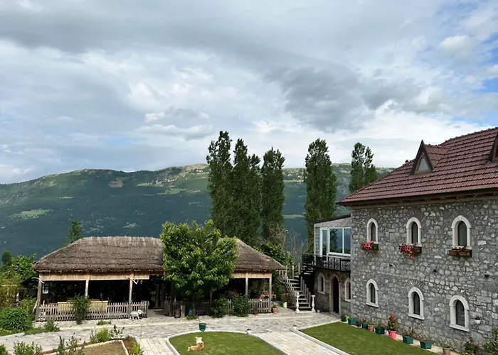 Bujtina Gjana Fshat
