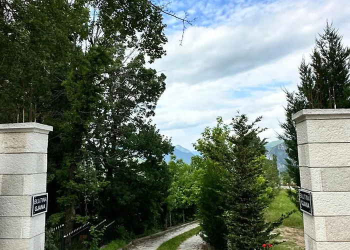 Bujtina Gjana Гостевой дом