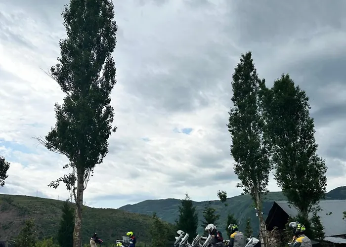Bujtina Gjana Гостевой дом *
