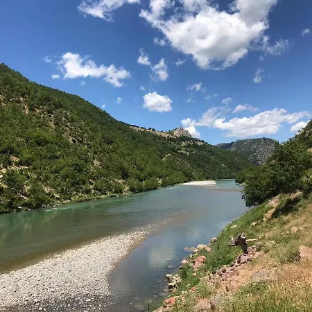 Bujtina Gjana