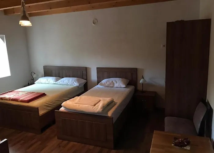 Bujtina Gjana Vendégház Fshat