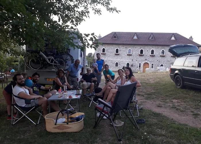 Bujtina Gjana Vendégház Fshat